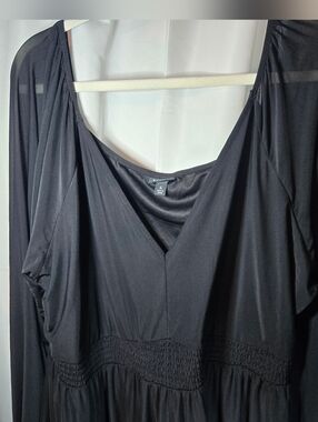 Black V-Neck Long Sleeve Blouse